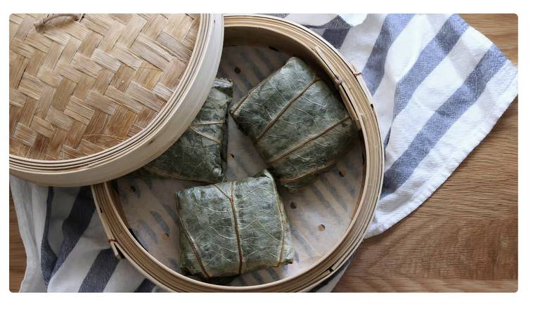Steamed Sticky Rice with Chicken in Lotus Leaf 珍珠糯米雞 (4)